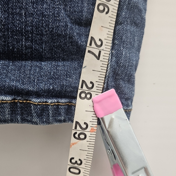 Refuge Distressed Skinny Jeans Medium Dark Wash Size 8 Blue Denim Ripped - Picture 13 of 15